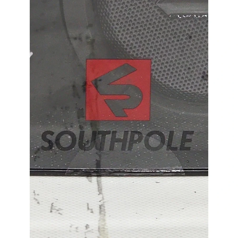 Southpole Men's Watch and Wireless Speaker Gift Set - Picture 4 of 11